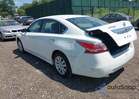 2015 Nissan Altima 2.5/2.5 S/2.5 Sl/2.5 Sv z USA, uszkodzony, nr VIN 1N4AL3AP7FN883153